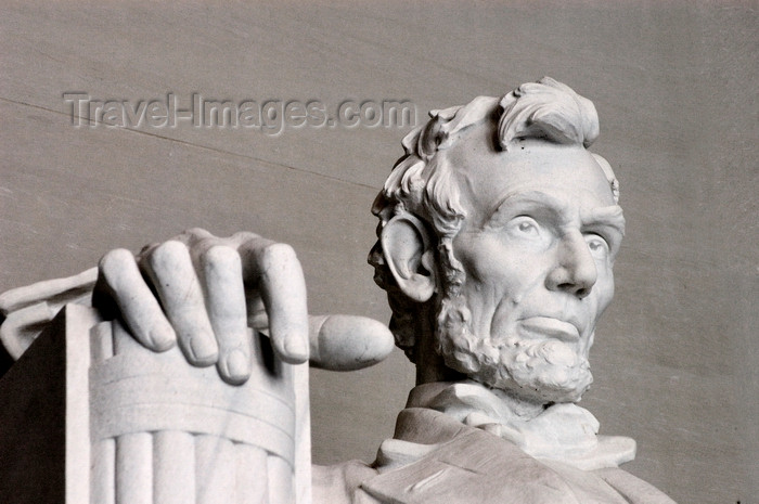 usa1355: Washington, D.C., USA: Lincoln Memorial - Abraham Lincoln’s hand over a Fascio - the bundle of rods, symbolizes strength through unity - National Mall - photo by C.Lovell - (c) Travel-Images.com - Stock Photography agency - Image Bank