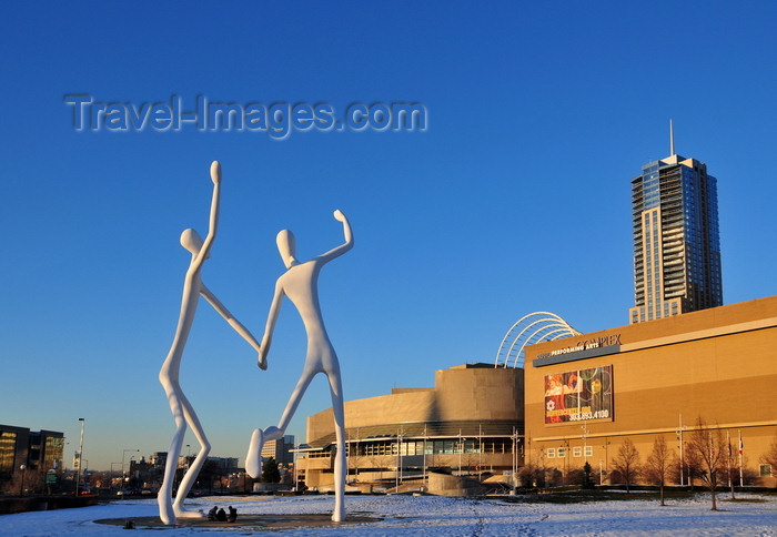 usa1362: Denver, Colorado, USA: Denver Performing Arts Complex - DPAC - houses the Ellie Caulkins Opera House, the Buell Theatre and the Boettcher Concert Hall - Four Seasons tower in the background and in the foreground the Sculpture Park, 'Dancers' by Jonathan Borofsky - photo by M.Torres - (c) Travel-Images.com - Stock Photography agency - Image Bank