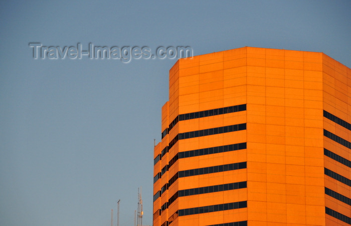 usa1375: Denver, Colorado, USA: Dominion Plaza office complex - pink granite skyscraper - 600 17th Street, Welton Street, CBD - photo by M.Torres - (c) Travel-Images.com - Stock Photography agency - Image Bank