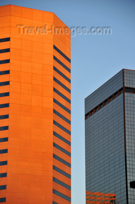 usa1376: Denver, Colorado, USA: Dominion Plaza and 555 17th Street, former Anaconda Tower, designed by Skidmore, Owings and Merrill - CBD - photo by M.Torres - (c) Travel-Images.com - Stock Photography agency - Image Bank