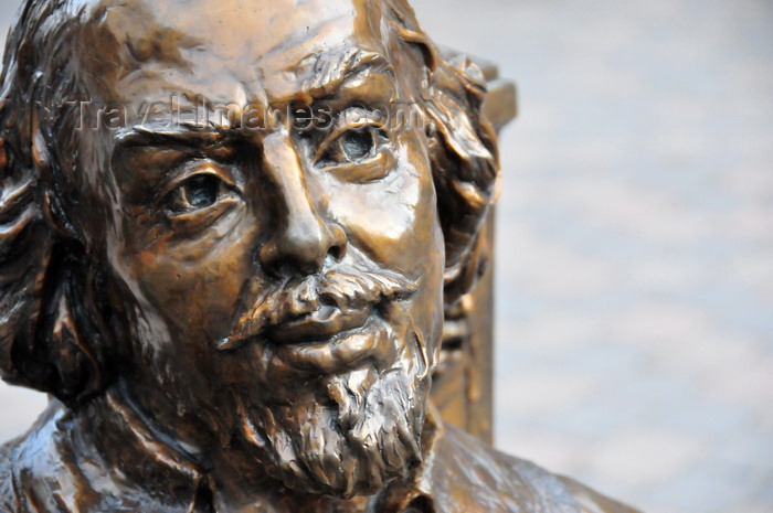 usa1385: Vail, Eagle County, Colorado, USA: William Shakespeare statue - the bard waits for you on a bench - photo by M.Torres - (c) Travel-Images.com - Stock Photography agency - Image Bank