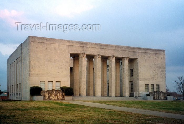 usa14: Jackson, Mississippi, USA: War Memorial Building - architect E.L. Malvaney  - 'Peace shall come to those who strive for peace' - photo by M.Torres - (c) Travel-Images.com - Stock Photography agency - Image Bank