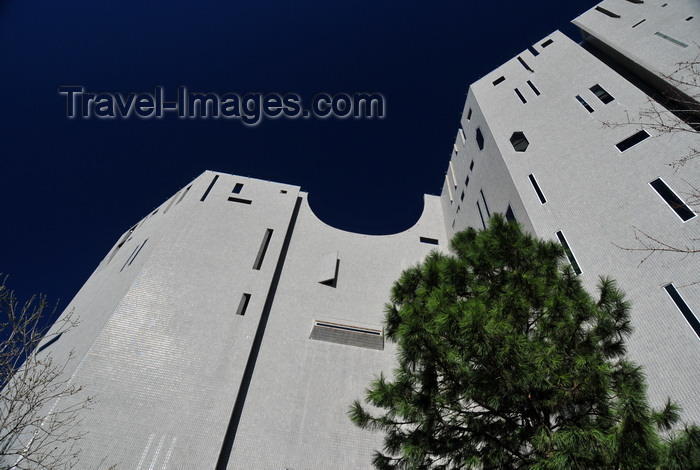 usa1400: Denver, Colorado, USA: Denver Art Museum - North Building, by the Italian architect Giò Ponti and James Sudler Associates - 28-sided wall castle-like structure covered by 1 million gray glazed tiles - photo by M.Torres - (c) Travel-Images.com - Stock Photography agency - Image Bank