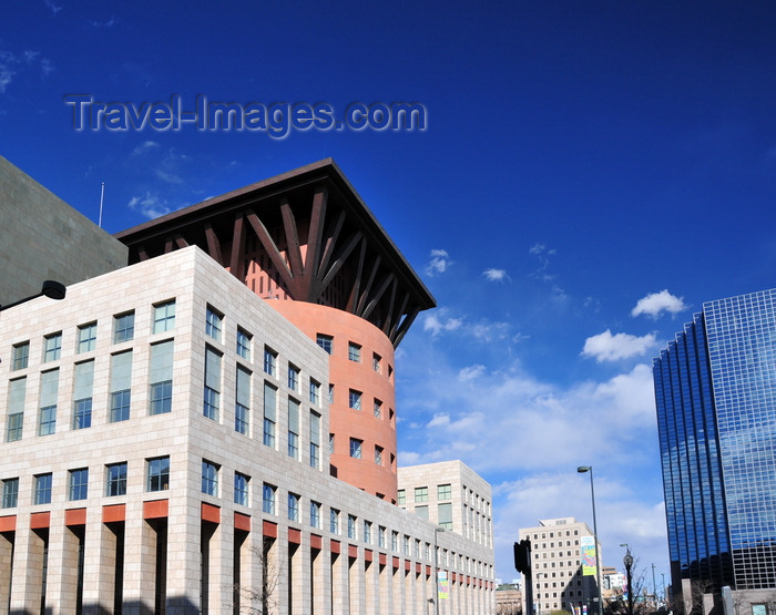 usa1409: Denver, Colorado, USA: Denver Public Library - rotunda and loggia along West 13th Ave. - ING Security Life Center on the right - photo by M.Torres - (c) Travel-Images.com - Stock Photography agency - Image Bank