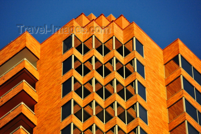 usa146: Portland, Oregon, USA: KOIN Center / King Kong Building - 35-storey skyscraper - orange brick cubes of a postmodern ziggurat - architects Zimmer Gunsul Frasca Partnership - 222 SW Columbia Street - photo by M.Torres - (c) Travel-Images.com - Stock Photography agency - Image Bank