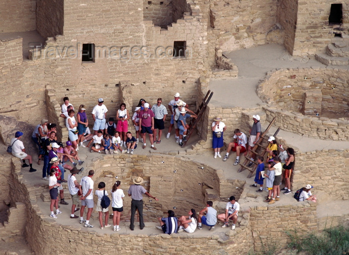 usa1486: Mesa Verde National Park, Montezuma County, Colorado, USA: a Ranger speaks to visitors around a kiva at Cliff Palace - photo by C.Lovell - (c) Travel-Images.com - Stock Photography agency - Image Bank