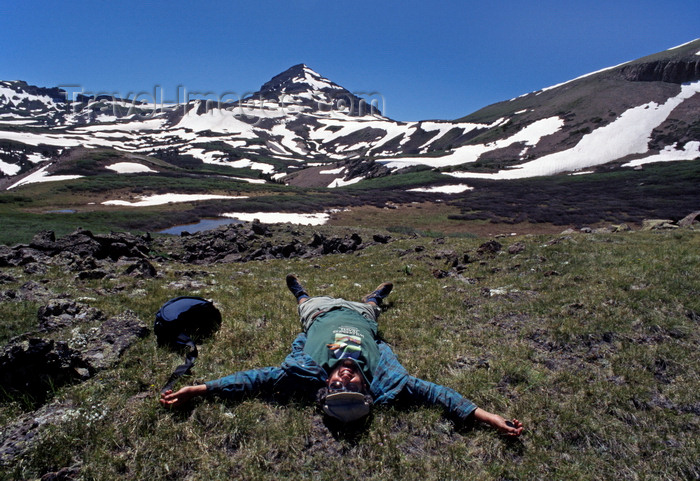 usa1492: Rio Grande National Forest, Colorado, USA: hiker rests below the Rio Grande Pyramid peak - Colorado Rockies - photo by C.Lovell - (c) Travel-Images.com - Stock Photography agency - Image Bank