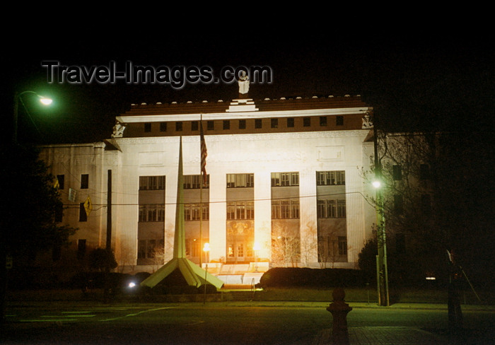 usa15: Jackson, Mississippi, USA: Hinds County Courthouse at night - architect Claude H. Lindsley - Art Deco - photo by M.Torres - (c) Travel-Images.com - Stock Photography agency - Image Bank