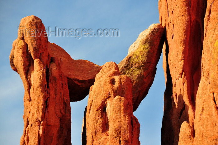usa150: Colorado Springs, El Paso County, Colorado, USA: Garden of the Gods - fallen rocks in the 'Cathedral Spires' - photo by M.Torres - (c) Travel-Images.com - Stock Photography agency - Image Bank
