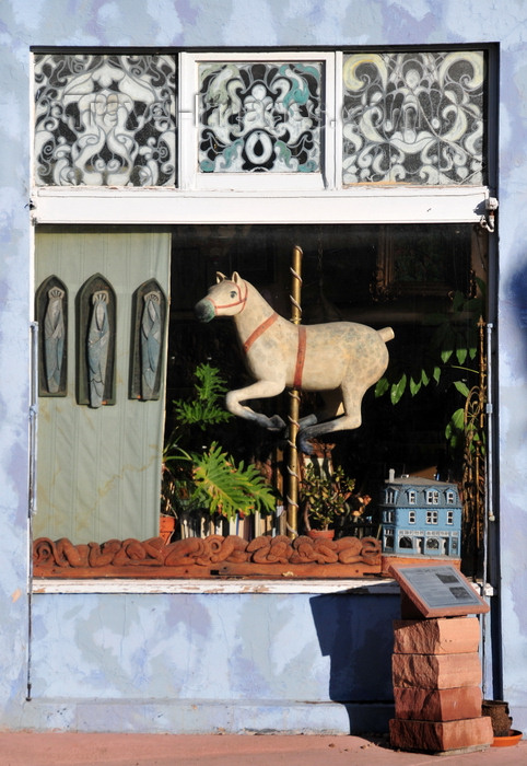 usa1512: Manitou Springs, El Paso County, Colorado, USA: kitsch shop window with toy horse - photo by M.Torres - (c) Travel-Images.com - Stock Photography agency - Image Bank