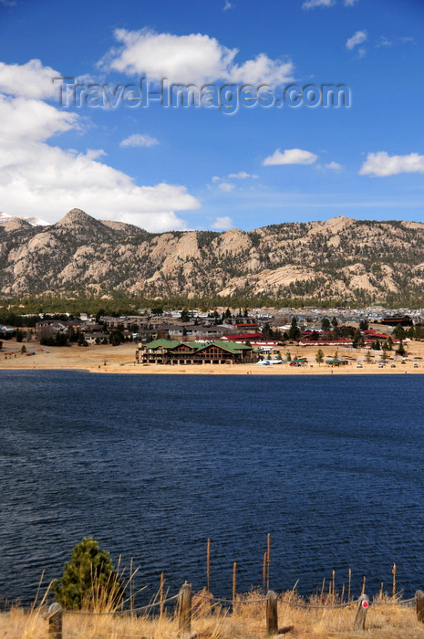 usa1517: Estes Park, Larimer County, Colorado, USA: view over the glacier-fed Lake Estes and the Lake Shore Lodge - photo by M.Torres - (c) Travel-Images.com - Stock Photography agency - Image Bank