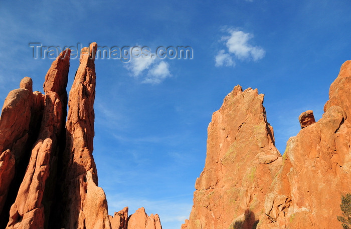 usa1555: Colorado Springs, El Paso County, Colorado, USA: Garden of the Gods - 'Three Graces' and 'Sleeping Giant' hogback formation - Cathedral Valley - photo by M.Torres - (c) Travel-Images.com - Stock Photography agency - Image Bank