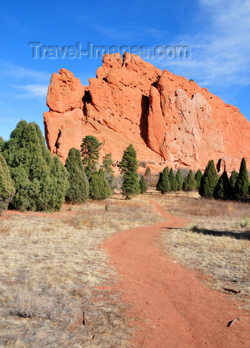 usa1556: Colorado Springs, El Paso County, Colorado, USA: Garden of the Gods - trail and South Gateway Rock - Front Range of the Rocky Mountains - photo by M.Torres - (c) Travel-Images.com - Stock Photography agency - Image Bank