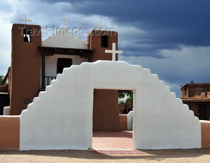 usa1589: Pueblo de Taos, New Mexico, USA: San Geronimo Chapel - Saint Jerome is the patron saint of the pueblo - photo by M.Torres - (c) Travel-Images.com - Stock Photography agency - Image Bank