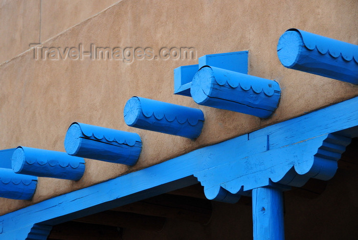 usa1595: Taos, New Mexico, USA: traditional wooden beams and columns - Taos Plaza - photo by M.Torres - (c) Travel-Images.com - Stock Photography agency - Image Bank