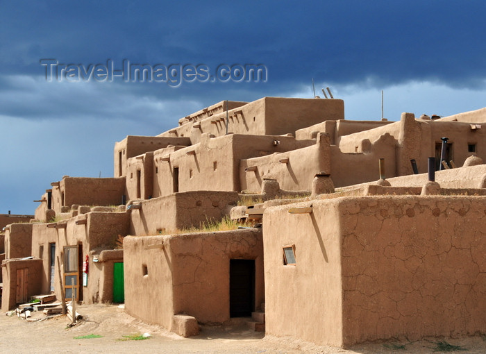 usa1596: Pueblo de Taos, New Mexico, USA: basic houses where electricity, running water and plumbing are prohibited - North Pueblo - photo by M.Torres - (c) Travel-Images.com - Stock Photography agency - Image Bank