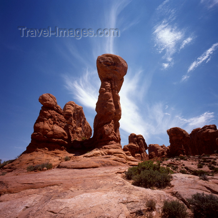 usa160: Arches National Park, Utah, USA: hoodoo and rock stacks - the surreal Sandstone formations in the Garden of Eden - photo by C.Lovell - (c) Travel-Images.com - Stock Photography agency - Image Bank