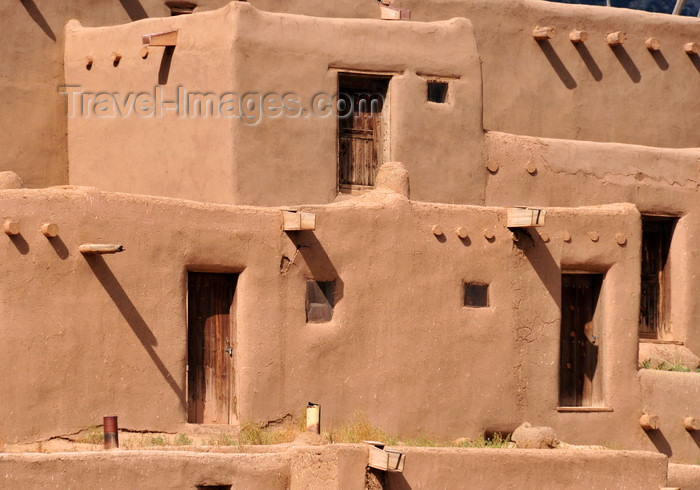 usa1601: Pueblo de Taos, New Mexico, USA: the adobe walls that are often several feet thick - North Pueblo - photo by M.Torres - (c) Travel-Images.com - Stock Photography agency - Image Bank