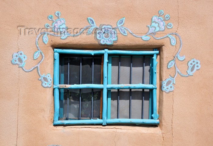 usa1605: Ranchos de Taos, Taos County, New Mexico, USA: window framed with painted flowers on an adobe wall - St. Francis Plaza - photo by M.Torres - (c) Travel-Images.com - Stock Photography agency - Image Bank