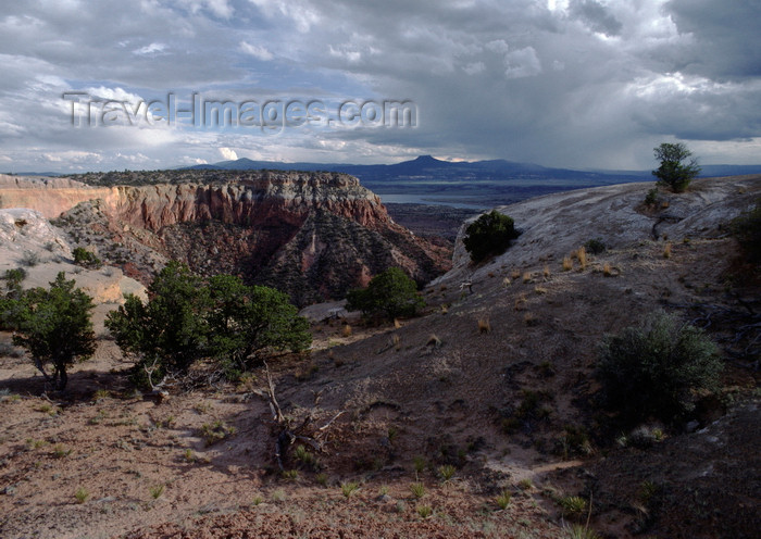 usa1612: Abiquiú, Rio Arriba County, New Mexico, USA: storm clouds create summer showers in the Chama River valley - photo by C.Lovell - (c) Travel-Images.com - Stock Photography agency - Image Bank