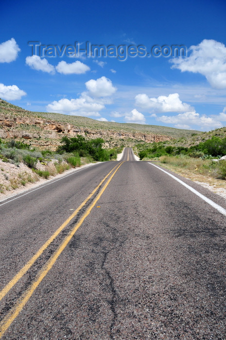 usa1627: Living Desert State Park, New Mexico, USA: Chihuahuan desert - on the road - US-180 W / US-62 W - photo by M.Torres - (c) Travel-Images.com - Stock Photography agency - Image Bank