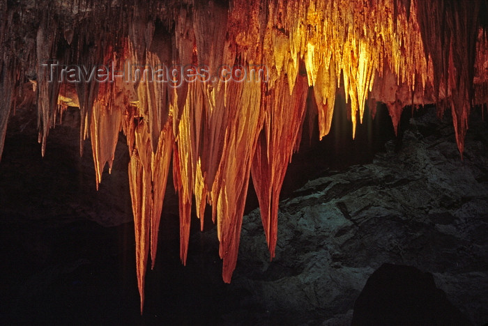 usa1637: Carlsbad Caverns, Eddy County, New Mexico, USA: stalactites and straws - ceiling detail - photo by C.Lovell - (c) Travel-Images.com - Stock Photography agency - Image Bank