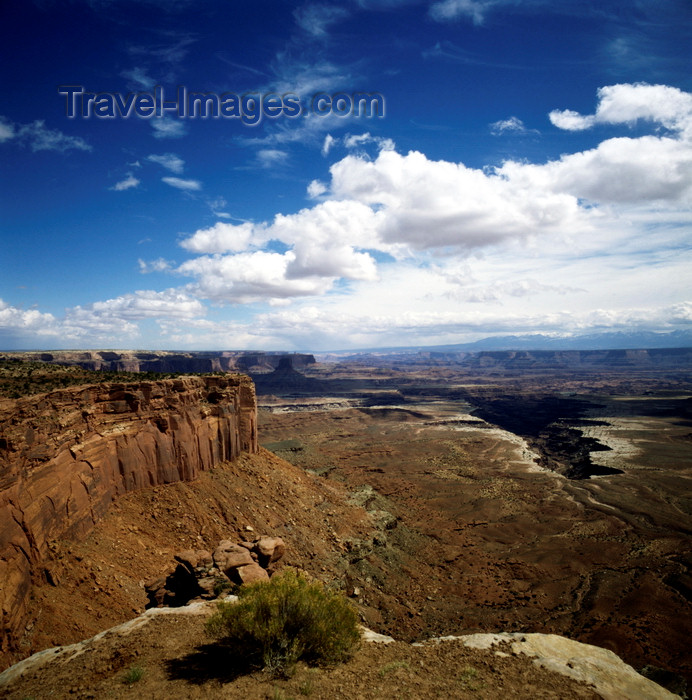usa1640: Canyonlands National Park, Utah, USA: cliff with layers exposing the local geology - clouds above a canyon - photo by J.Fekete - (c) Travel-Images.com - Stock Photography agency - Image Bank