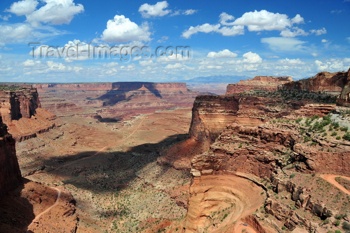 usa1642: Canyonlands National Park, Utah, USA: Shafer Canyon seen from Shafer Trail Road, Island in the Sky mesa - natural amphitheatre - photo by M.Torres - (c) Travel-Images.com - Stock Photography agency - Image Bank