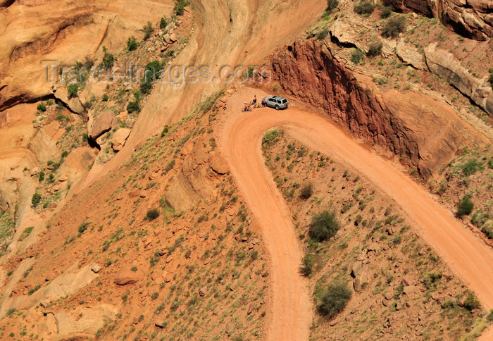 usa1643: Canyonlands National Park, Utah, USA: hairpin bend - dirt road down from Island in the Sky mesa to Shafer Canyon - switchback - photo by M.Torres - (c) Travel-Images.com - Stock Photography agency - Image Bank