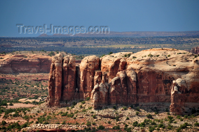 usa1645: Canyonlands National Park, Utah, USA: rock pinnacles - eroded cliffs - photo by M.Torres - (c) Travel-Images.com - Stock Photography agency - Image Bank