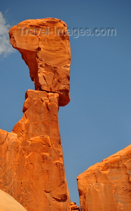 usa1656: Arches National Park, Utah, USA: Park Avenue trail - Queen Nefertiti Rock - western wall of the canyon - Entrada Sandstone - photo by M.Torres - (c) Travel-Images.com - Stock Photography agency - Image Bank