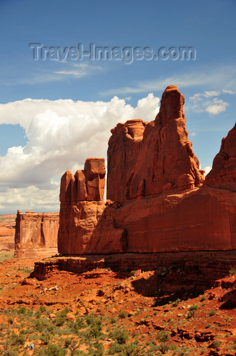 usa1658: Arches National Park, Utah, USA: Park Avenue trail - rock wall along the eastern side of the canyon - photo by M.Torres - (c) Travel-Images.com - Stock Photography agency - Image Bank