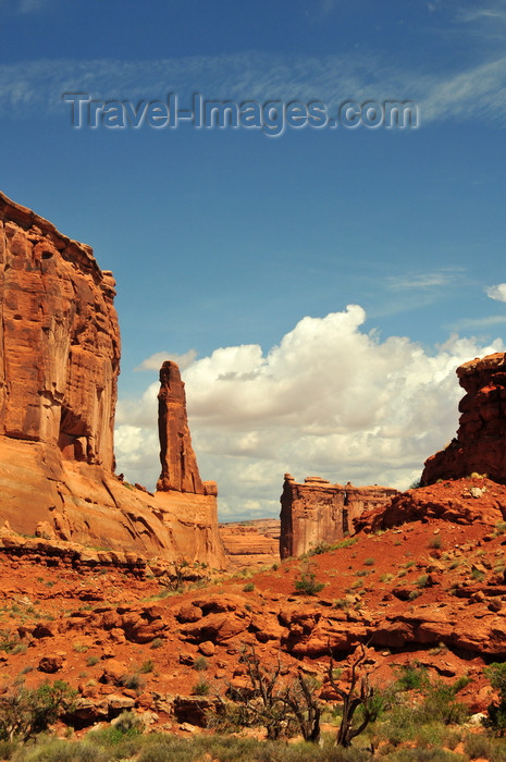 usa1662: Arches National Park, Utah, USA: Park Avenue trail - northern end of the canyon - photo by M.Torres - (c) Travel-Images.com - Stock Photography agency - Image Bank