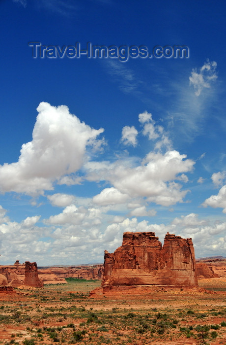usa1666: Arches National Park, Utah, USA: Courthouse Towers - the Organ and Sheep Rock - vertical slabs are the first step in arch formation - photo by M.Torres - (c) Travel-Images.com - Stock Photography agency - Image Bank