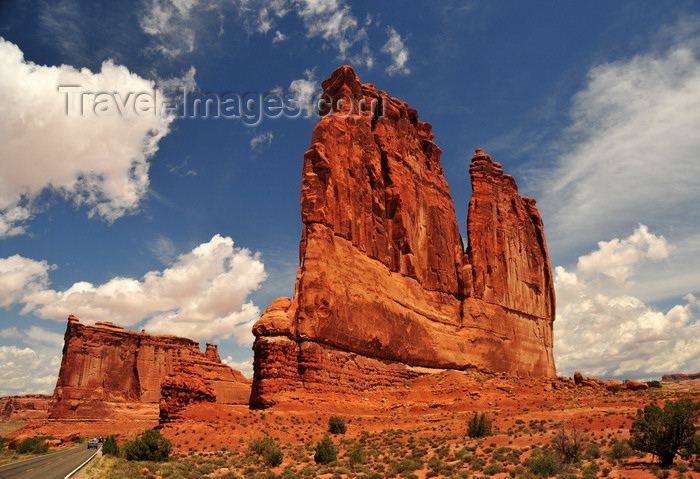 usa1667: Arches National Park, Utah, USA: Courthouse Towers - the Organ and the Tower of Babel - colossal  sandstone fins - Arches Entrance Road - narrow sandstone fins towering above the surrounding flatlands - photo by M.Torres - (c) Travel-Images.com - Stock Photography agency - Image Bank
