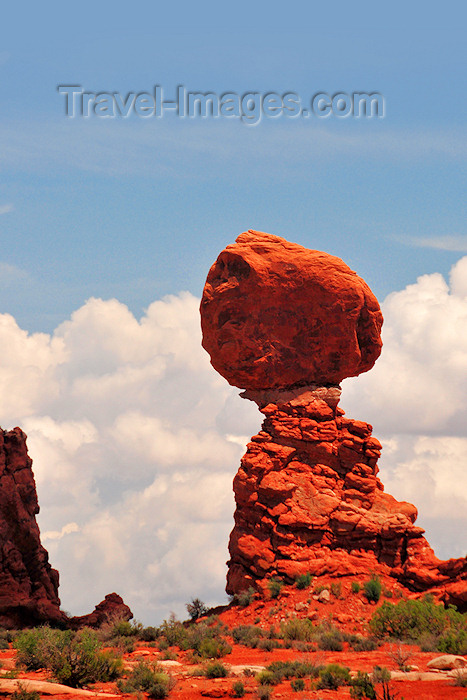 usa1674: Arches National Park, Utah, USA: balancing rock - hoodoo - photo by M.Torres - (c) Travel-Images.com - Stock Photography agency - Image Bank