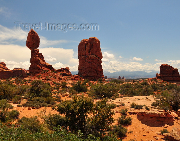 usa1675: Arches National Park, Utah, USA: Balanced Rock and Entrada Sandstone fins - photo by M.Torres - (c) Travel-Images.com - Stock Photography agency - Image Bank