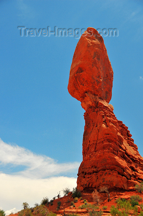 usa1676: Arches National Park, Utah, USA: under Balanced Rock - sandstone erosion - hoodoo - photo by M.Torres - (c) Travel-Images.com - Stock Photography agency - Image Bank