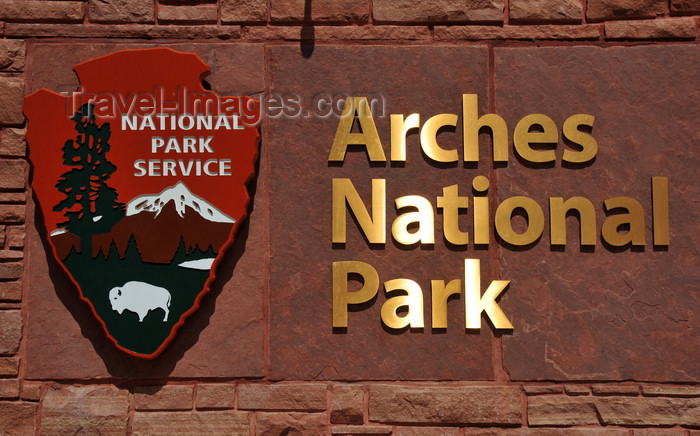 usa1681: Arches National Park, Utah, USA: Arches NP sign and National Park Service logo at the park's entrance  - photo by M.Torres - (c) Travel-Images.com - Stock Photography agency - Image Bank