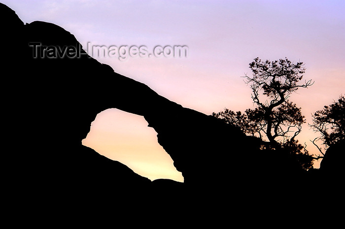 usa1688: Arches National Park, Utah, USA: arch silhouette at sunrise - photo by B.Cain - (c) Travel-Images.com - Stock Photography agency - Image Bank
