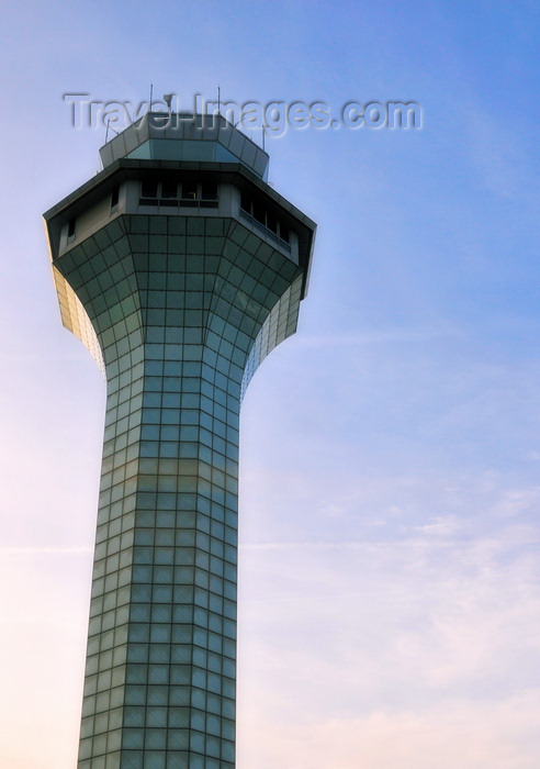 usa169: Chicago, Illinois, USA: octogonal control traffic control tower (FAA) and dawn sky at Chicago O'Hare International Airport - ORD - photo by M.Torres - (c) Travel-Images.com - Stock Photography agency - Image Bank