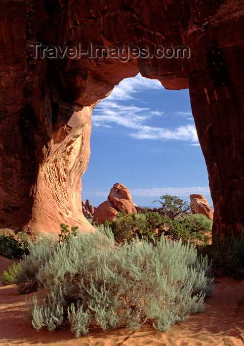 usa1696: Arches National Park, Utah, USA: Pine Tree arch in the Devil's Garden - photo by C.Lovell - (c) Travel-Images.com - Stock Photography agency - Image Bank