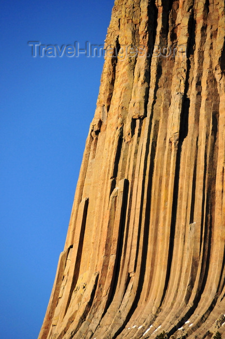 usa171: Devils Tower National Monument, Wyoming: detail of the mostly hexagonal columns of phonolite porphyry - the redness of the rocks is due to the oxidization of minerals - photo by M.Torres - (c) Travel-Images.com - Stock Photography agency - Image Bank