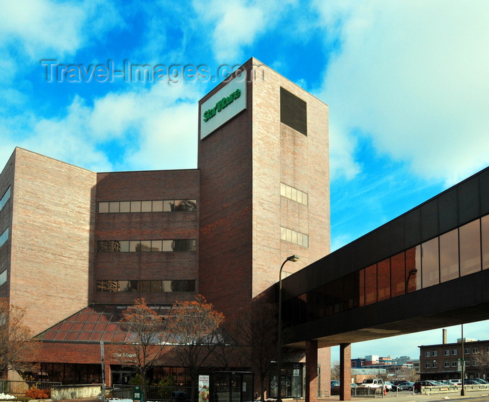 usa1767: Minneapolis, Minnesota, USA:  Freeman Building, aka Cowles Media Building - home to the  Star Tribune - Green, Nelson, Weaver and  Windsor architects - bridge linking the Minneapolis StarTribune Complex - 329 Portland Av S. - Downtown East - photo by M.Torres - (c) Travel-Images.com - Stock Photography agency - Image Bank