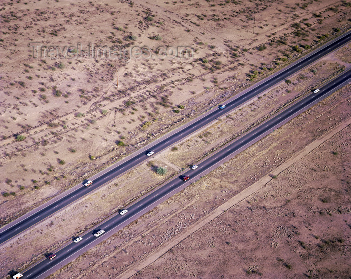 usa177: USA - Arizona: motorway seen from the air - desert - Autobahn - photo by W.Allgower - (c) Travel-Images.com - Stock Photography agency - Image Bank