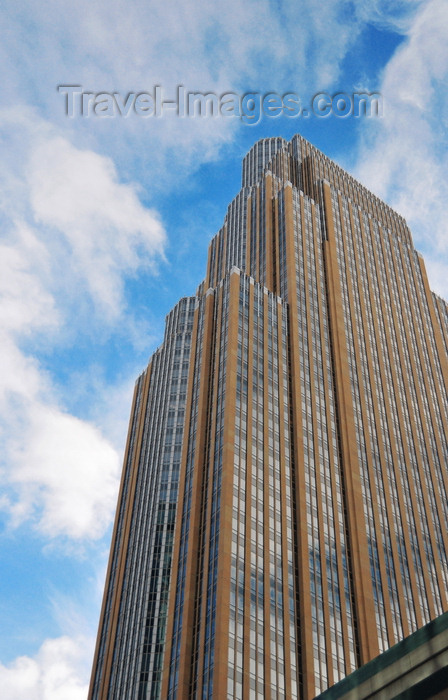 usa1776: Minneapolis, Minnesota, USA: Wells Fargo Center aka Norwest Tower - designed by Cesar Pelli - 84-94 7th Street South - Downtown West - photo by M.Torres - (c) Travel-Images.com - Stock Photography agency - Image Bank