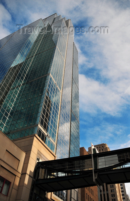 usa1777: Minneapolis, Minnesota, USA: RBC Plaza aka Dain Rauscher Plaza - skyway to The Westin Minneapolis - architect Lohan Associates - modernism - 54-84 6th Street South, Downtown West - photo by M.Torres - (c) Travel-Images.com - Stock Photography agency - Image Bank