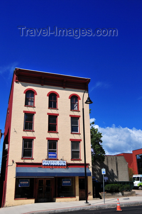 usa1780: Burlington, Vermont, USA: sunny facade on Saint Paul Street - Pacific Rim Asian Café - photo by M.Torres - (c) Travel-Images.com - Stock Photography agency - Image Bank