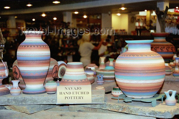 usa180: USA - NAvajo hand etched pottery - Nativa American ceramics (Arizona) - photo by J.Kaman - (c) Travel-Images.com - Stock Photography agency - Image Bank