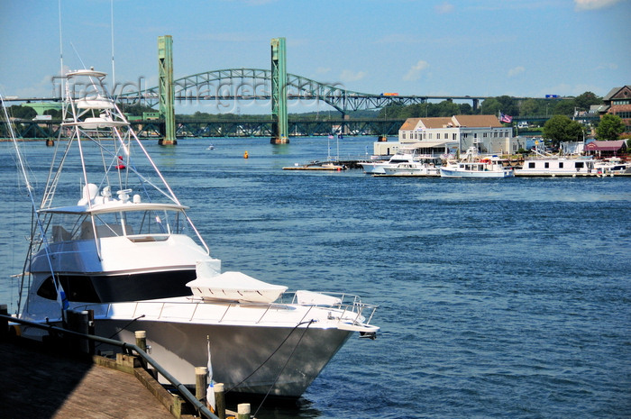 usa1801: Portsmouth, New Hampshire, USA: view of the Piscataqua River from the Memorial Bridge - yacht,  Sarah Mildred Long Bridge and Piscataqua River Bridge - Badger island on the left - New England - photo by M.Torres - (c) Travel-Images.com - Stock Photography agency - Image Bank